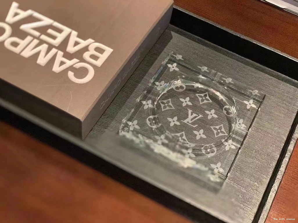 LV CUSTOM ASHTRAY 0808